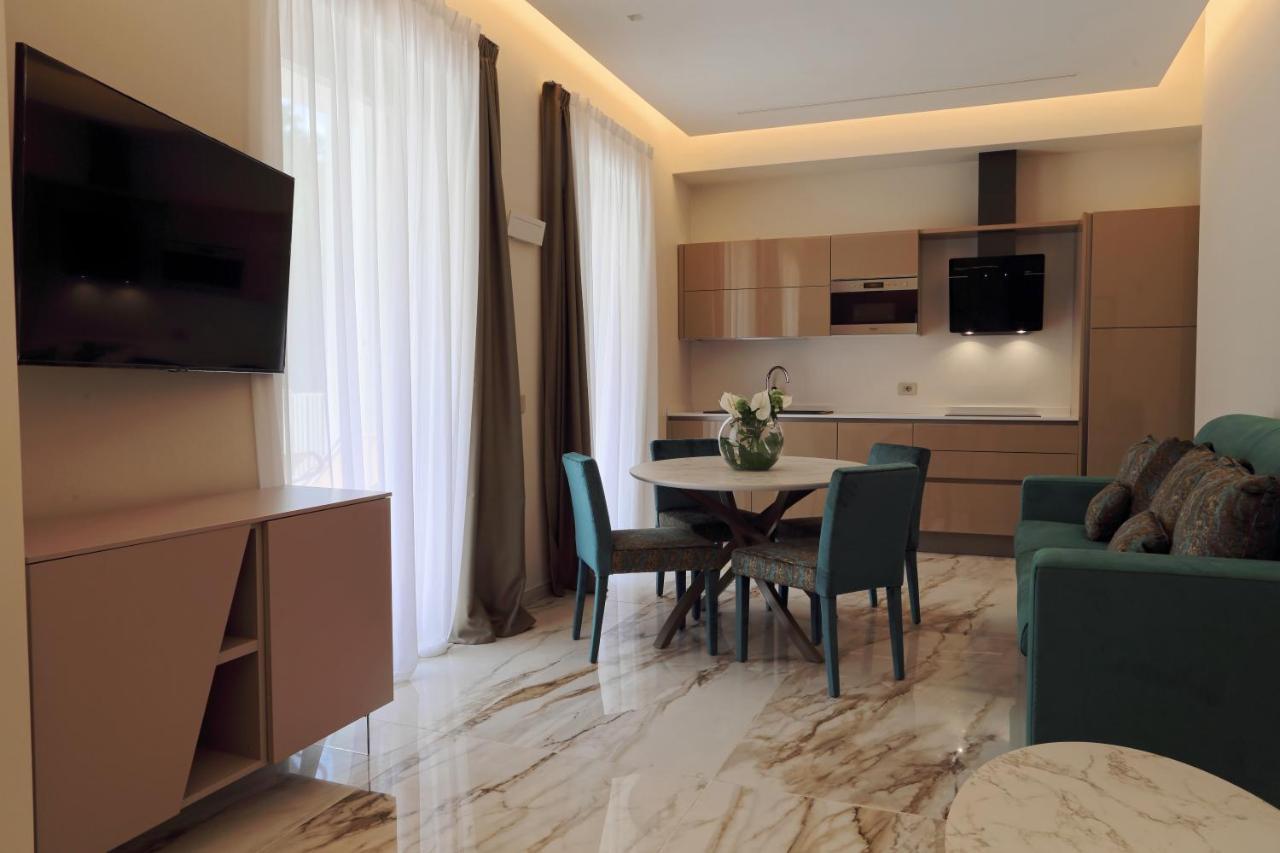 Elegance Riccione Lejlighedshotel Eksteriør billede