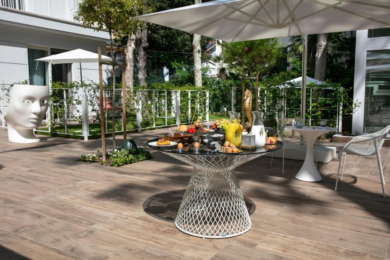 Elegance Riccione Lejlighedshotel Eksteriør billede