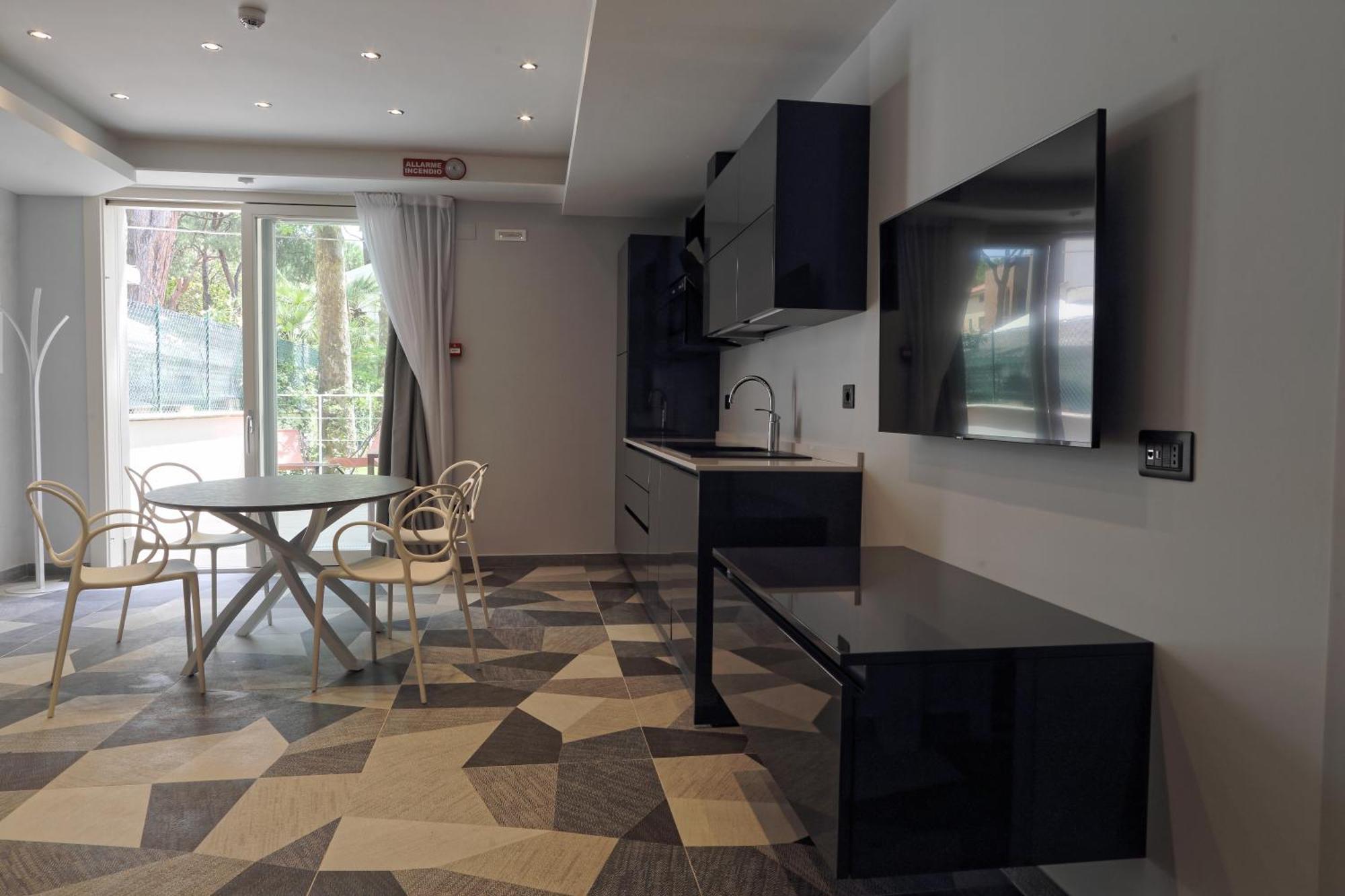 Elegance Riccione Lejlighedshotel Værelse billede